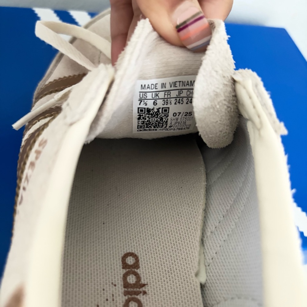 Adidas Spezial Women's (Runs large, size down) - Picture 8 of 11